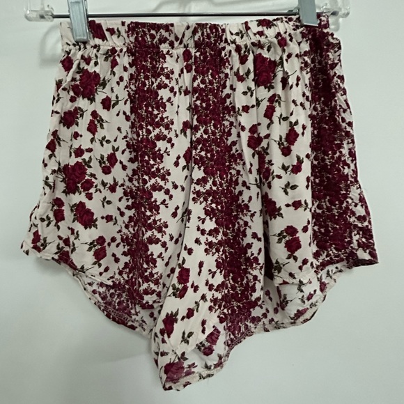 Brandy Melville Red Rose Remi Shorts O/S - Picture 7 of 12